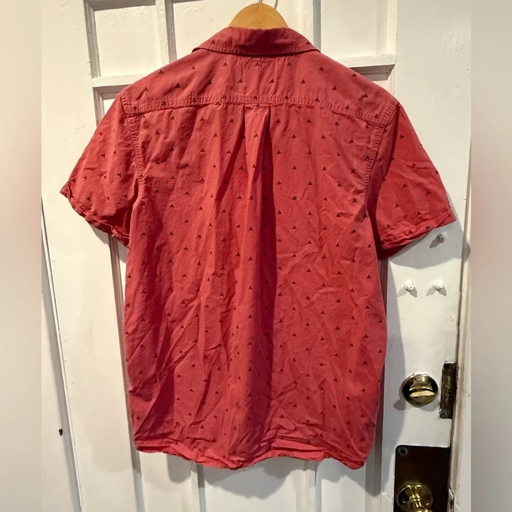 The North Face Men's Red Short Sleeve Shirt